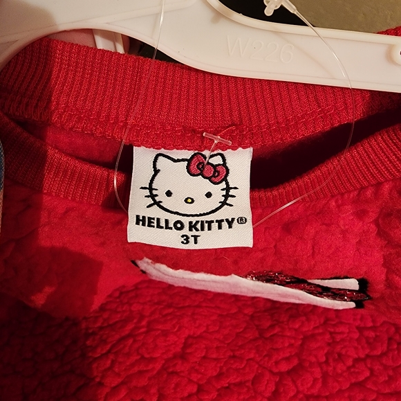 NWT. Fuzzy Hello Kitty 2pc outfit.  3T. - Picture 3 of 3